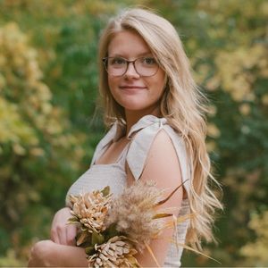 Meet your Posher, Joelle